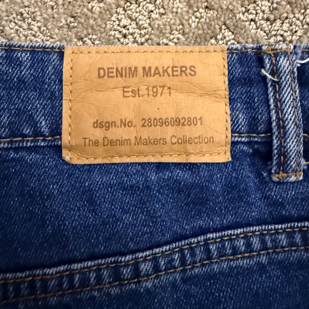 Blue High Rise Jeans with Distressed Hem - Picture 4 of 4